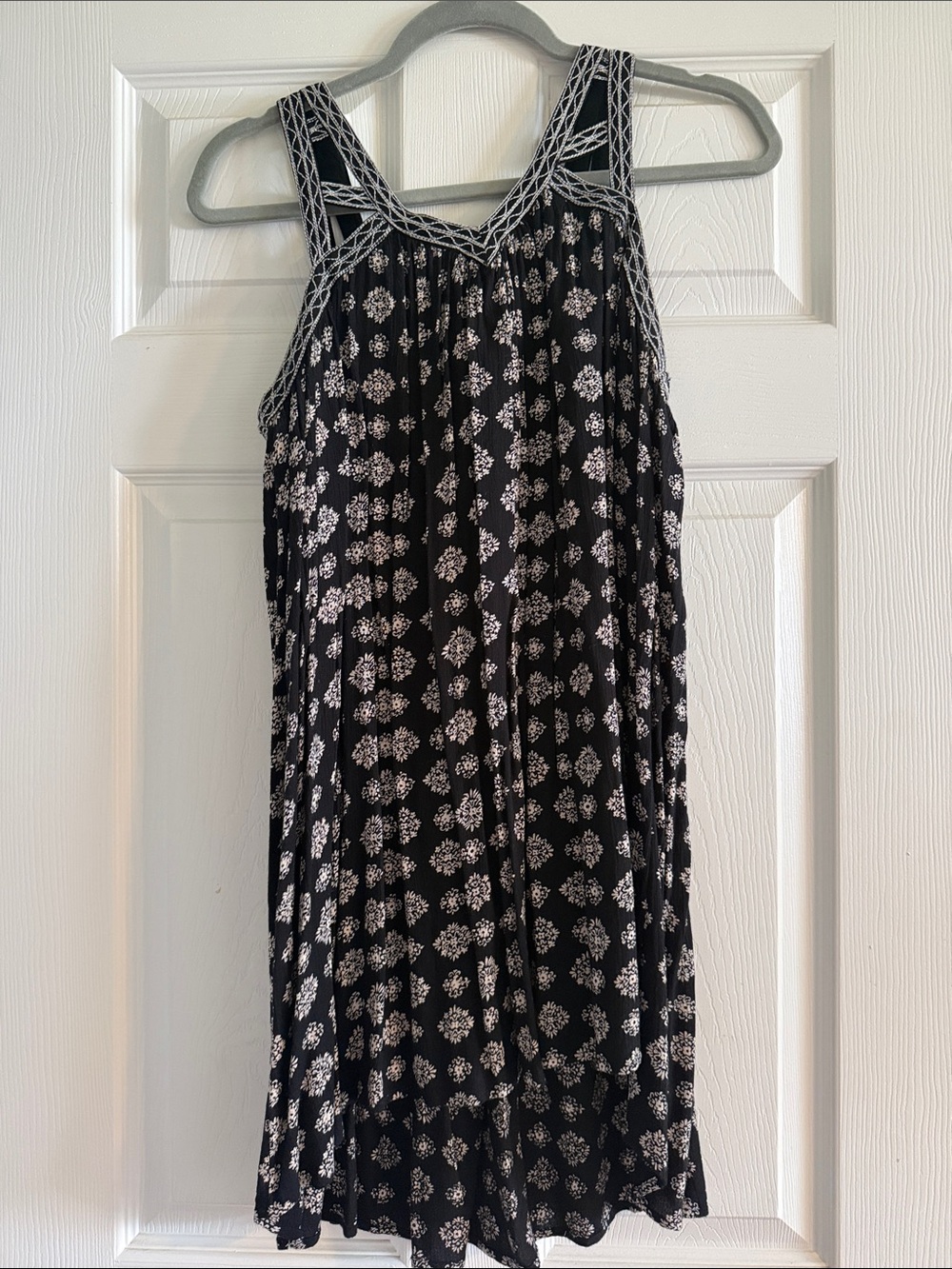 Women’s Black Floral Sleeveless Dress
